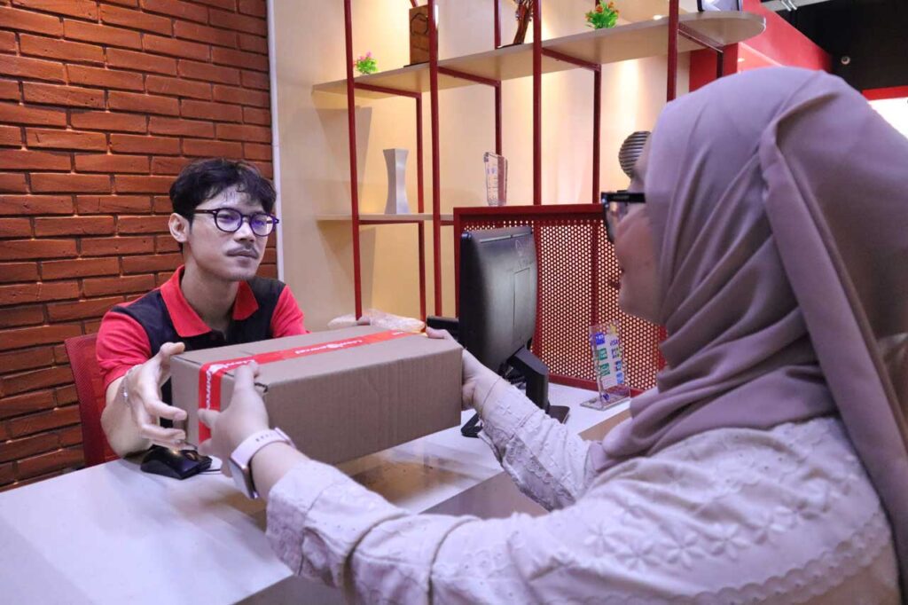 5 cara mencegah rating toko turun akibat pengiriman paket